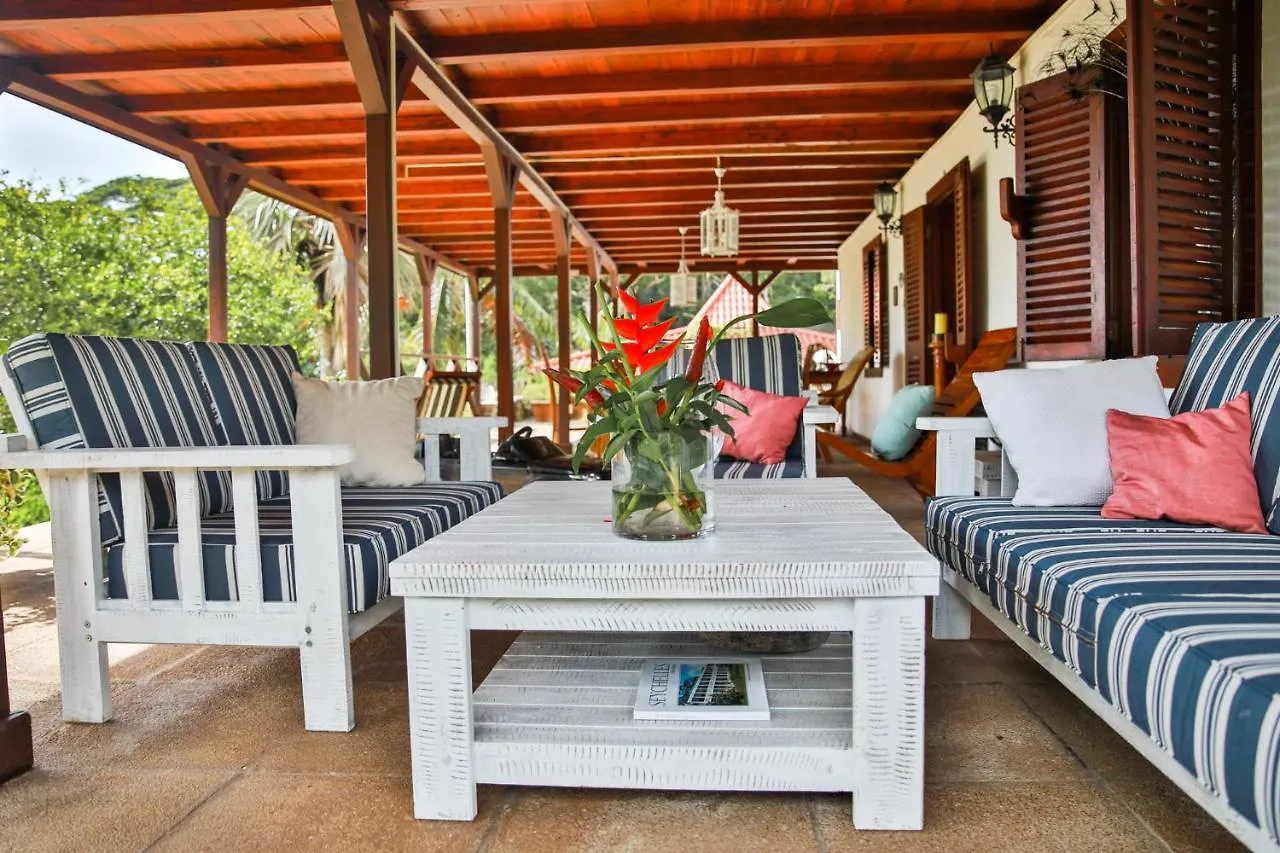 Domaine Desaubin Luxury Villas Takamaka Pensiune