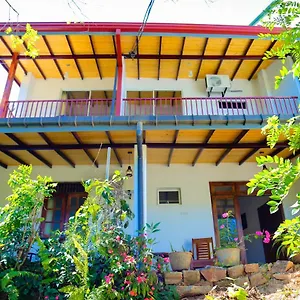 Bed & Breakfast White