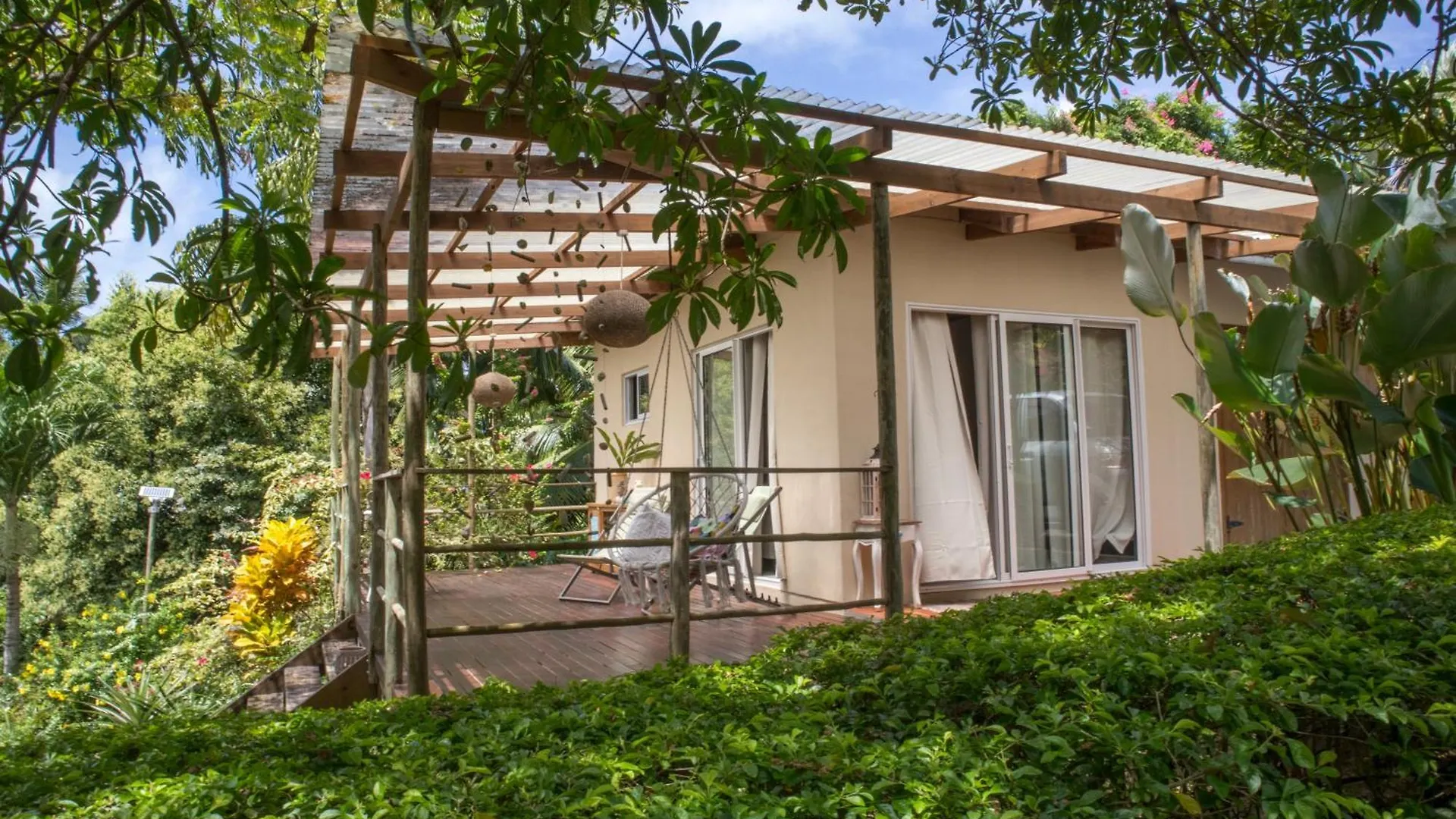 Domaine Desaubin Luxury Villas Takamaka