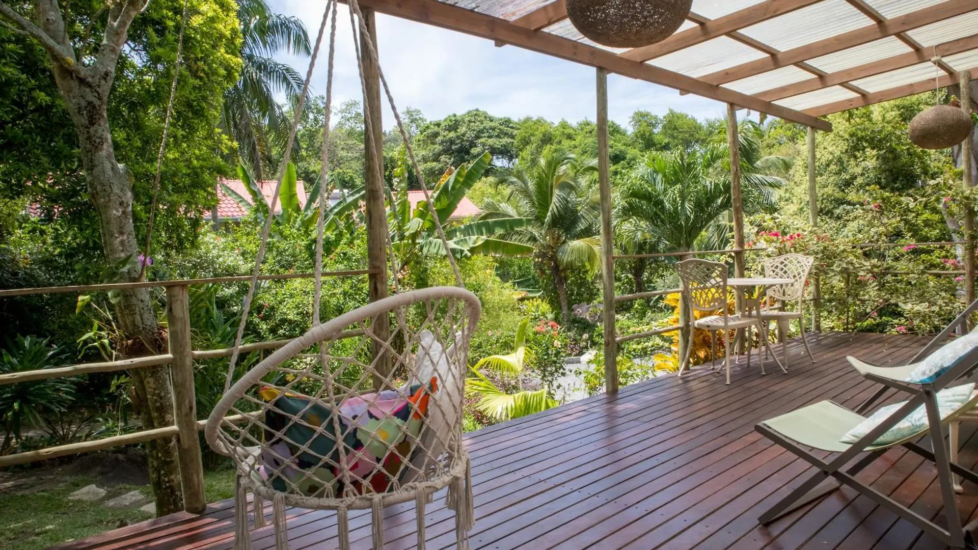 Domaine Desaubin Luxury Villas Takamaka 3*,