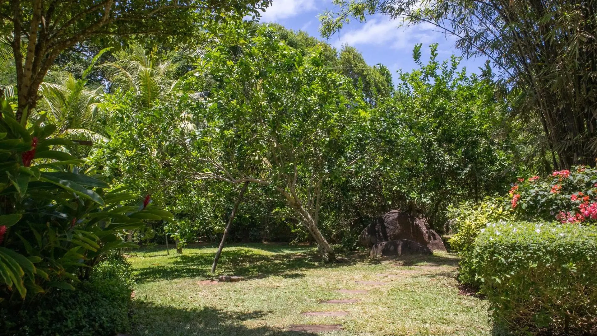 *** Guest house Domaine Desaubin Luxury Villas Takamaka Seychelles