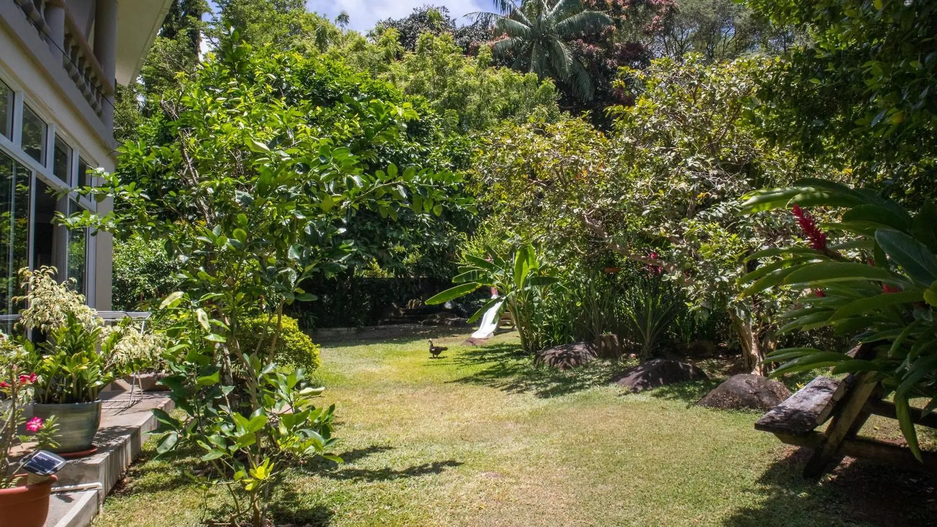 Domaine Desaubin Luxury Villas Takamaka