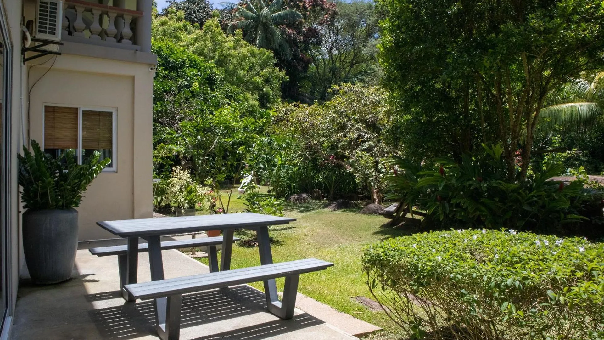 Domaine Desaubin Luxury Villas Takamaka 3*,  Seychelles